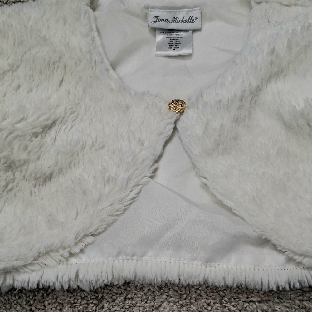 Jona Michelle Cropped Faux White Fur Shrug, Elastic loop-Button Close Size 7